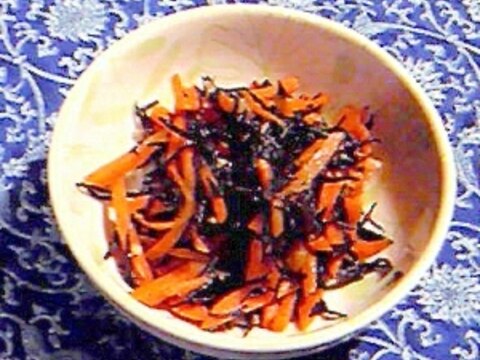 人参と米ひじきのキンピラ・塩麹味